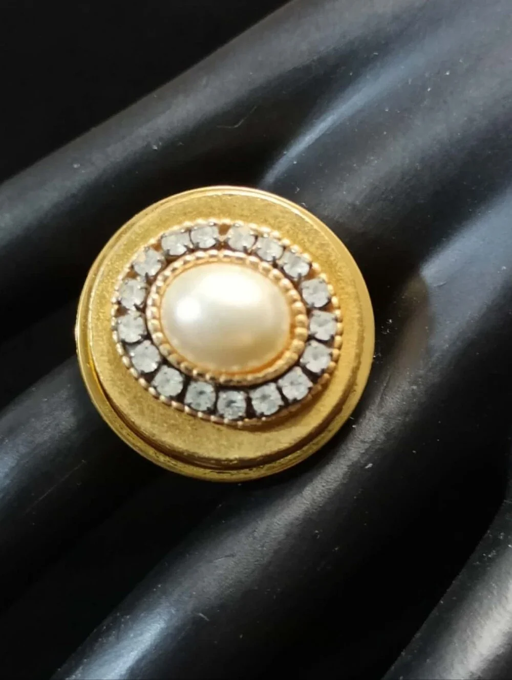 Vintage 80’s Faux Pearl Rhinestone Gold Tone Ring Adjustable Statement Ring
